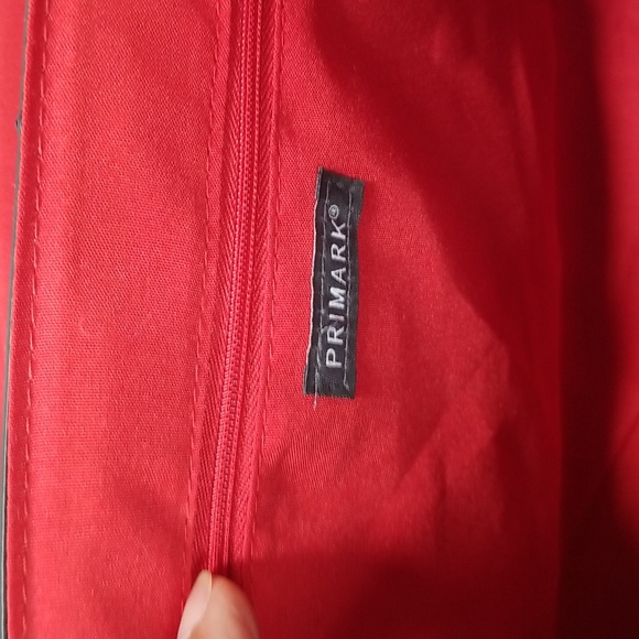 Red Handbag with Straps, Crocodile Pattern, Tiger Head Design Snap Closure NWOT - Picture 8 of 12